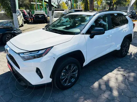 Toyota RAV4 XLE usado (2022) color Blanco financiado en mensualidades(enganche $137,869 mensualidades desde $12,246)