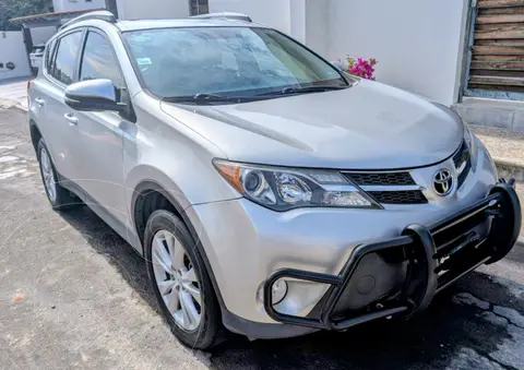 Toyota RAV4 Limited Platinum usado (2014) color Plata precio $200,000