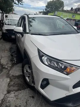 Toyota RAV4 XLE Plus 4WD usado (2020) color Blanco precio $400,000