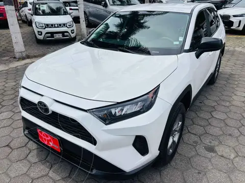 Toyota RAV4 LE usado (2024) color Blanco financiado en mensualidades(enganche $133,569 mensualidades desde $11,864)