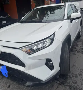 Toyota RAV4 XLE usado (2020) color Blanco precio $448,000