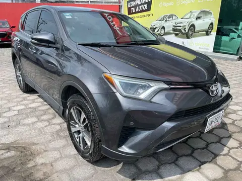 Toyota RAV4 XLE usado (2018) color Gris financiado en mensualidades(enganche $91,375 mensualidades desde $7,715)