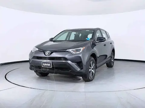 Toyota RAV4 LE usado (2018) color Negro precio $376,999