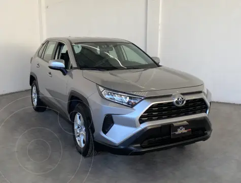 Toyota RAV4 LE usado (2019) color plateado financiado en mensualidades(enganche $104,544 mensualidades desde $8,060)