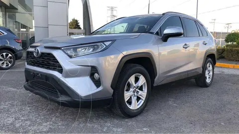 Toyota RAV4 XLE usado (2019) color Plata precio $415,000