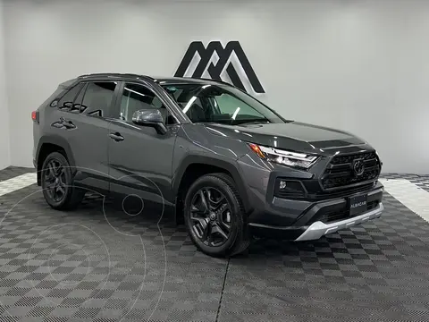 Toyota RAV4 Adventure usado (2024) color Gris precio $597,999
