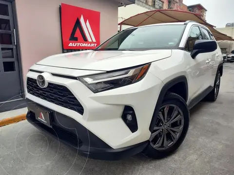 Toyota RAV4 XLE usado (2022) color Blanco precio $509,000
