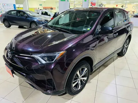 Toyota RAV4 LE usado (2018) color Violeta precio $387,000
