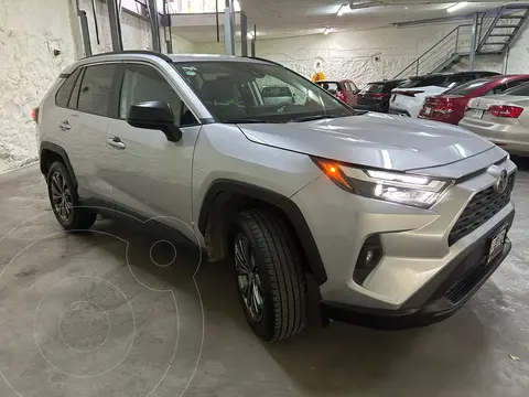 Toyota RAV4 XLE usado (2024) color Gris precio $550,000