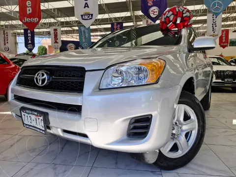 Toyota RAV4 2.4L Base 3a. fila de asientos usado (2009) color Plata precio $172,000