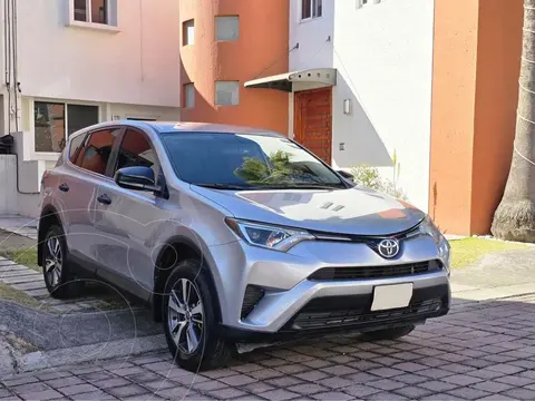 Toyota RAV4 2.5L Base usado (2017) color Plata precio $190,000