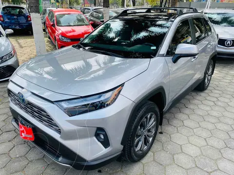 Toyota RAV4 Limited Hybrid usado (2023) color Plata precio $737,000