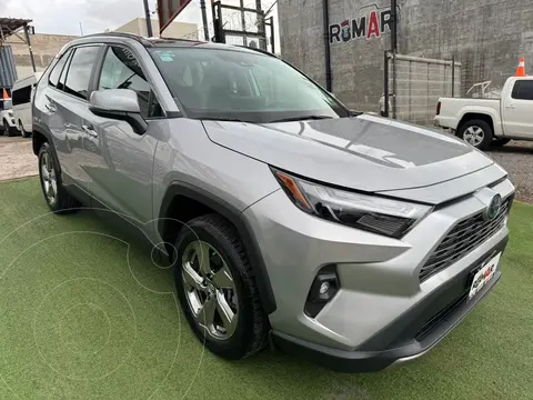 Toyota RAV4 Limited usado (2023) color Plata financiado en mensualidades(enganche $230,000 mensualidades desde $13,432)