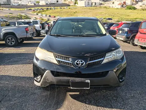 Toyota RAV4 LE usado (2015) color Negro precio $240,000