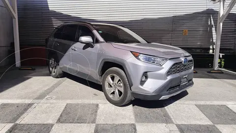 Toyota RAV4 Limited usado (2021) color plateado precio $575,000