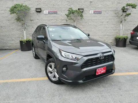 foto Toyota RAV4 XLE usado (2021) color Gris precio $532,000