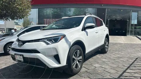 Toyota RAV4 XLE Plus 4WD usado (2017) color Blanco financiado en mensualidades(enganche $93,794 mensualidades desde $9,981)