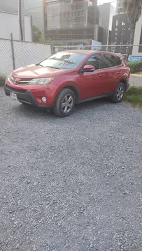 Toyota RAV4 XLE usado (2015) color Rojo precio u$s270,000