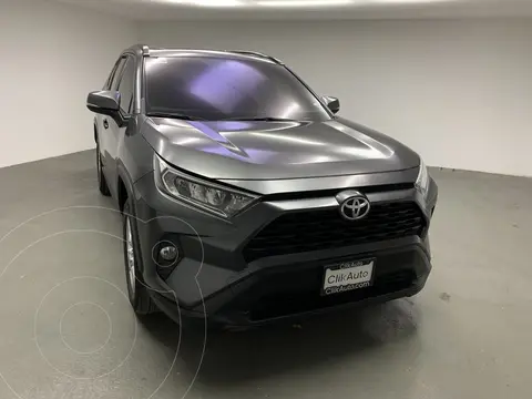 Toyota RAV4 XLE usado (2020) color Gris precio $485,000