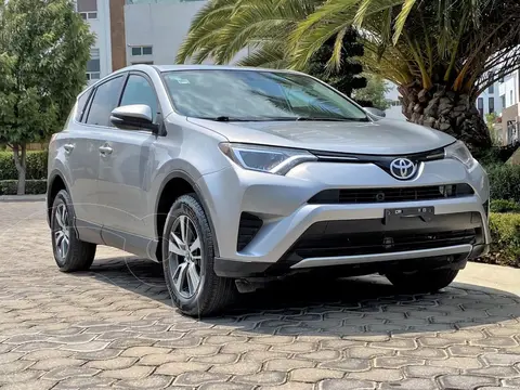 Toyota RAV4 XLE 4WD usado (2018) color Plata financiado en mensualidades(enganche $67,400)