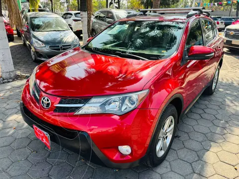 Toyota RAV4 XLE 4WD usado (2015) color Rojo precio $272,000