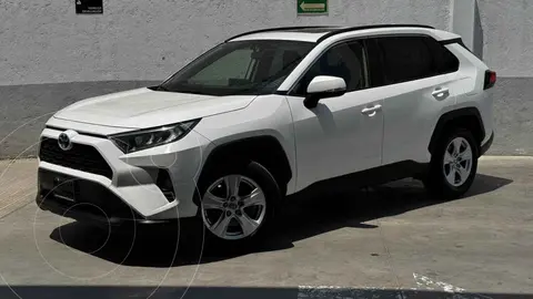 Toyota RAV4 XLE 4WD usado (2020) color Blanco precio $429,000