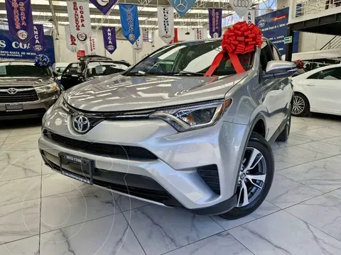 Toyota RAV4 XLE usado (2018) color Plata precio $389,000