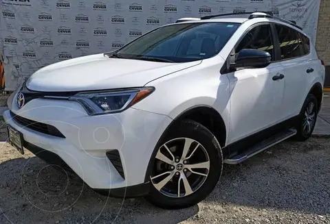 Toyota RAV4 LE usado (2018) color Blanco financiado en mensualidades(enganche $104,975 mensualidades desde $10,235)
