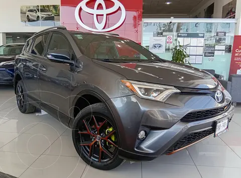 Toyota RAV4 SE 4WD usado (2018) color Gris precio $379,000