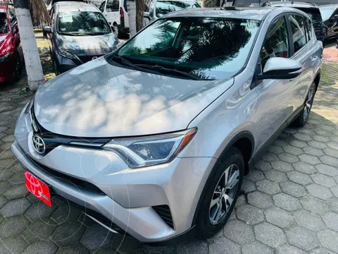 Toyota RAV4 XLE 4WD usado (2017) color Plata precio $287,000
