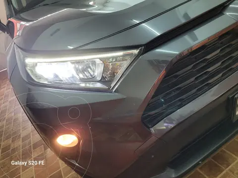 Toyota RAV4 XLE 4WD usado (2020) color Gris Oscuro precio $475,000