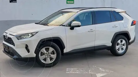 Toyota RAV4 XLE 4WD usado (2020) color Blanco precio $434,000