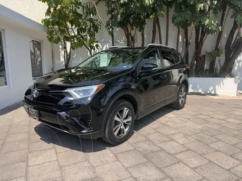 Toyota RAV4 XLE usado (2018) color Negro precio $350,000