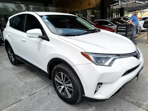 Toyota RAV4 LE usado (2018) color Blanco financiado en mensualidades(enganche $87,250 mensualidades desde $9,070)