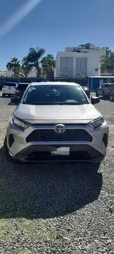 Toyota RAV4 LE usado (2022) color Gris precio $460,000