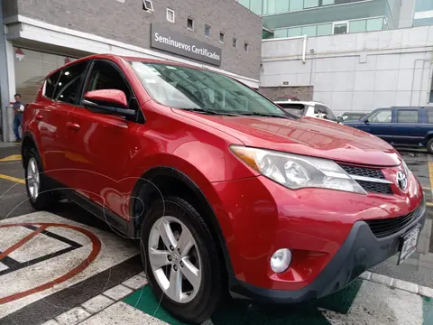 Toyota RAV4 XLE usado (2013) color Rojo precio $259,000