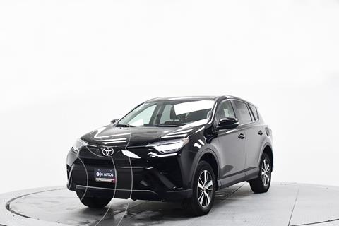 Toyota RAV4 XLE usado (2018) color Negro precio $401,000
