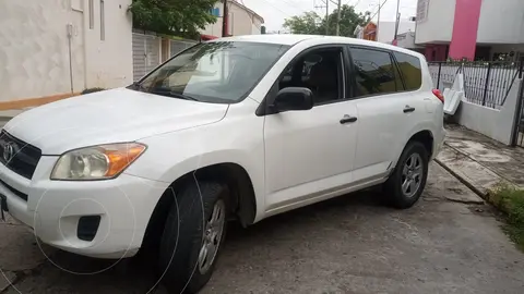 Toyota RAV4 2.4L Base usado (2010) color Blanco precio $82,000