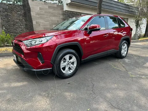 Toyota RAV4 LE usado (2020) color Rojo precio $368,000