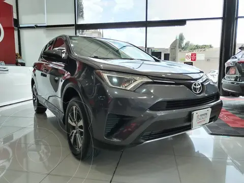 Toyota RAV4 XLE 4WD usado (2017) color Gris Oscuro precio $279,000