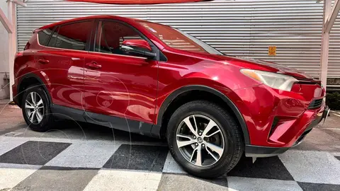 Toyota RAV4 XLE 4WD usado (2018) color Rojo precio $343,000