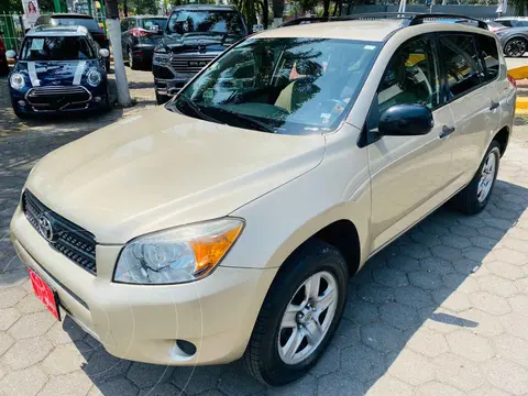 Toyota RAV4 2.4L Base 3a. fila de asientos usado (2007) color Beige ...