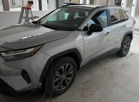 Toyota RAV4 XLE usado (2023) color Gris Oscuro precio $490,000