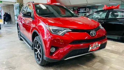 Toyota RAV4 SE 4WD usado (2017) color Rojo Cobrizo financiado en mensualidades(enganche $110,480 mensualidades desde $5,939)