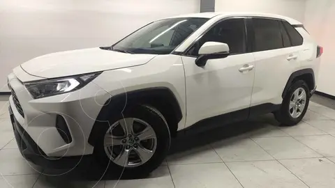 Toyota RAV4 LE usado (2019) color Blanco financiado en mensualidades(enganche $85,800 mensualidades desde $8,464)