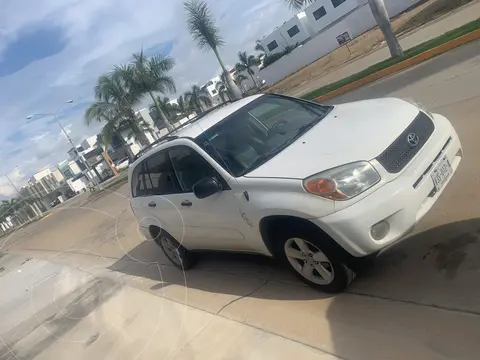 Toyota RAV4 3.5L Sport Piel usado (2004) color Blanco precio $55,000