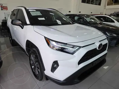 Toyota RAV4 XLE usado (2024) color Blanco financiado en mensualidades(enganche $142,438 mensualidades desde $12,027)