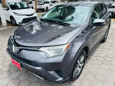 Toyota RAV4 XLE 4WD usado (2016) color Gris precio $207,000