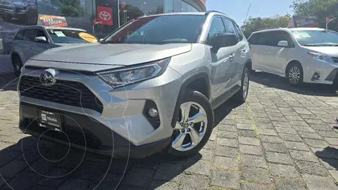 Toyota RAV4 XLE usado (2021) color Plata precio $499,000