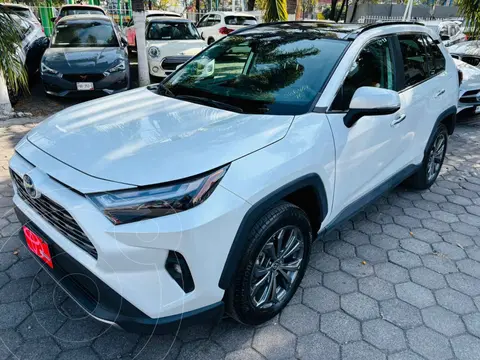 Toyota RAV4 Limited Hybrid usado (2023) color Blanco financiado en mensualidades(enganche $184,631 mensualidades desde $16,399)